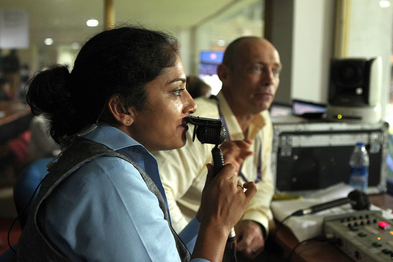 Lisa Sthalekar with Danny Morrison in the commentary box, IPL 2015, Visakhapatnam, April 18, 2015
