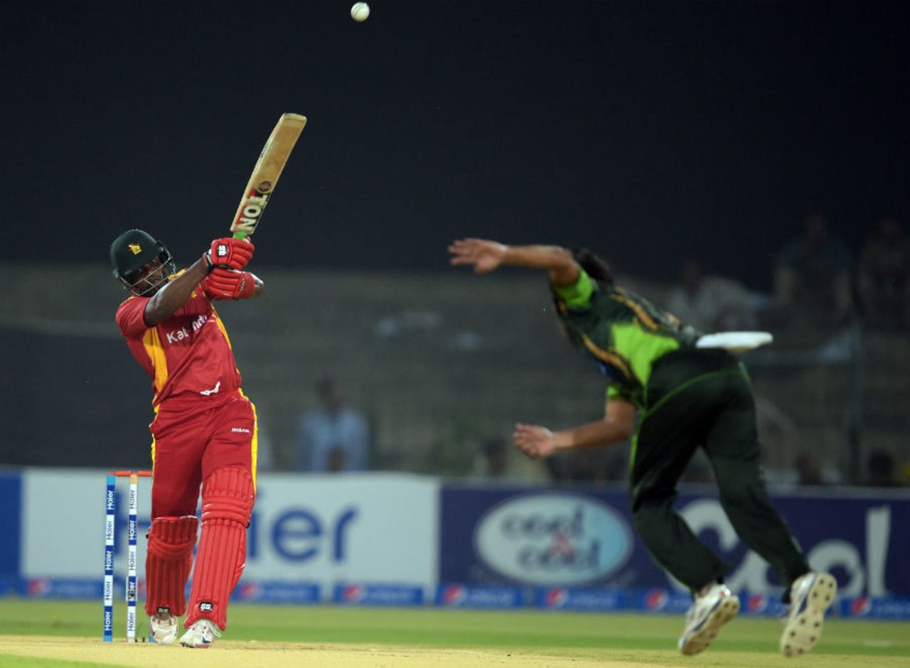 Hamilton Masakadza hits over the top, Pakistan v Zimbabwe, 1st T20, Lahore, May 22, 2015