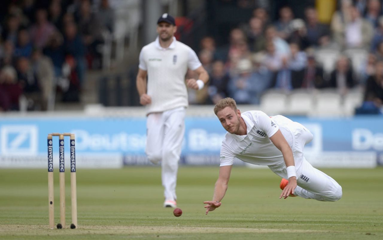 Stuart Broad misses with a run-out attempt, England v New Zealand, 1st Investec Test, Lord's, 2nd day, May 22, 2015