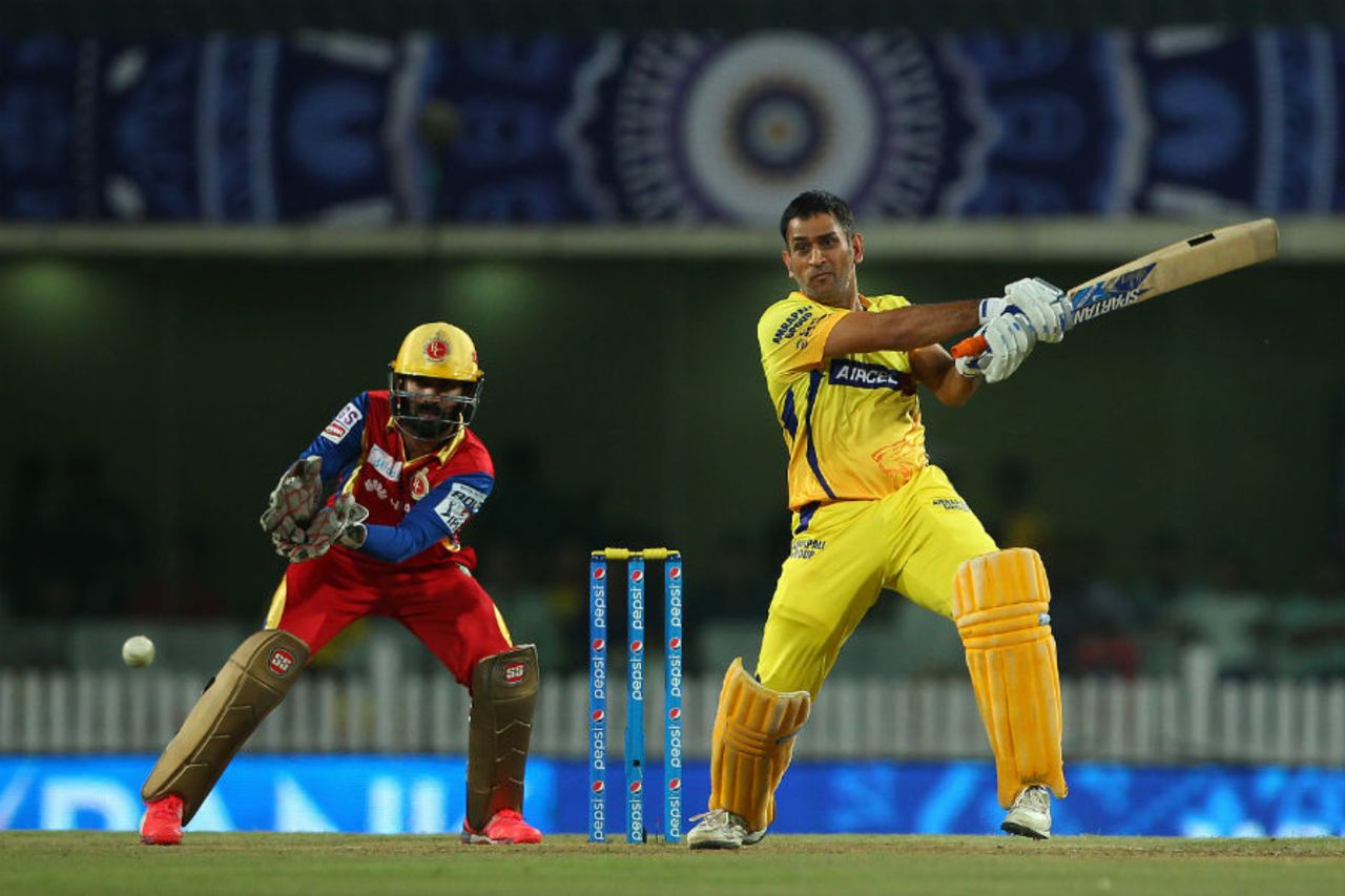 MS Dhoni crashes it through the off side, Chennai Super Kings v Royal Challengers Bangalore, IPL 2015, Qualifier 2, Ranchi, May 22, 2015