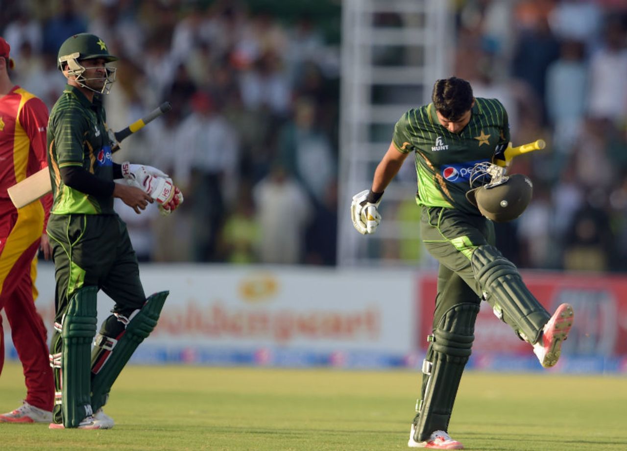 Azhar Ali reacts after missing out on a ton, Pakistan v Zimbabwe, 1st ODI, Lahore, May 26, 2015