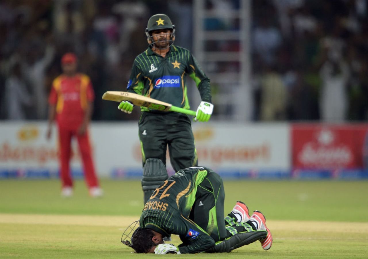Shoaib Malik celebrates after making hundred, Pakistan v Zimbabwe, 1st ODI, Lahore, May 26, 2015