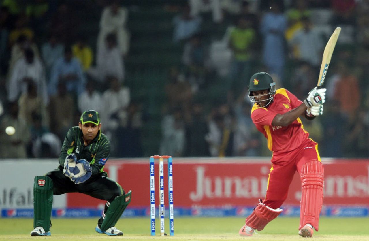 Elton Chigumbura crashes it through covers, Pakistan v Zimbabwe, 1st ODI, Lahore, May 26, 2015