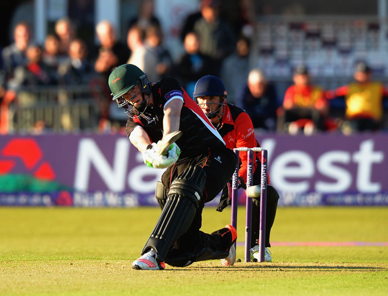 Kevin O'Brien sweeps during an unbeaten 48 that saw Leicestershire home, Leicestershire v Durham, NatWest T20 Blast, Grace Road, May 28, 2015