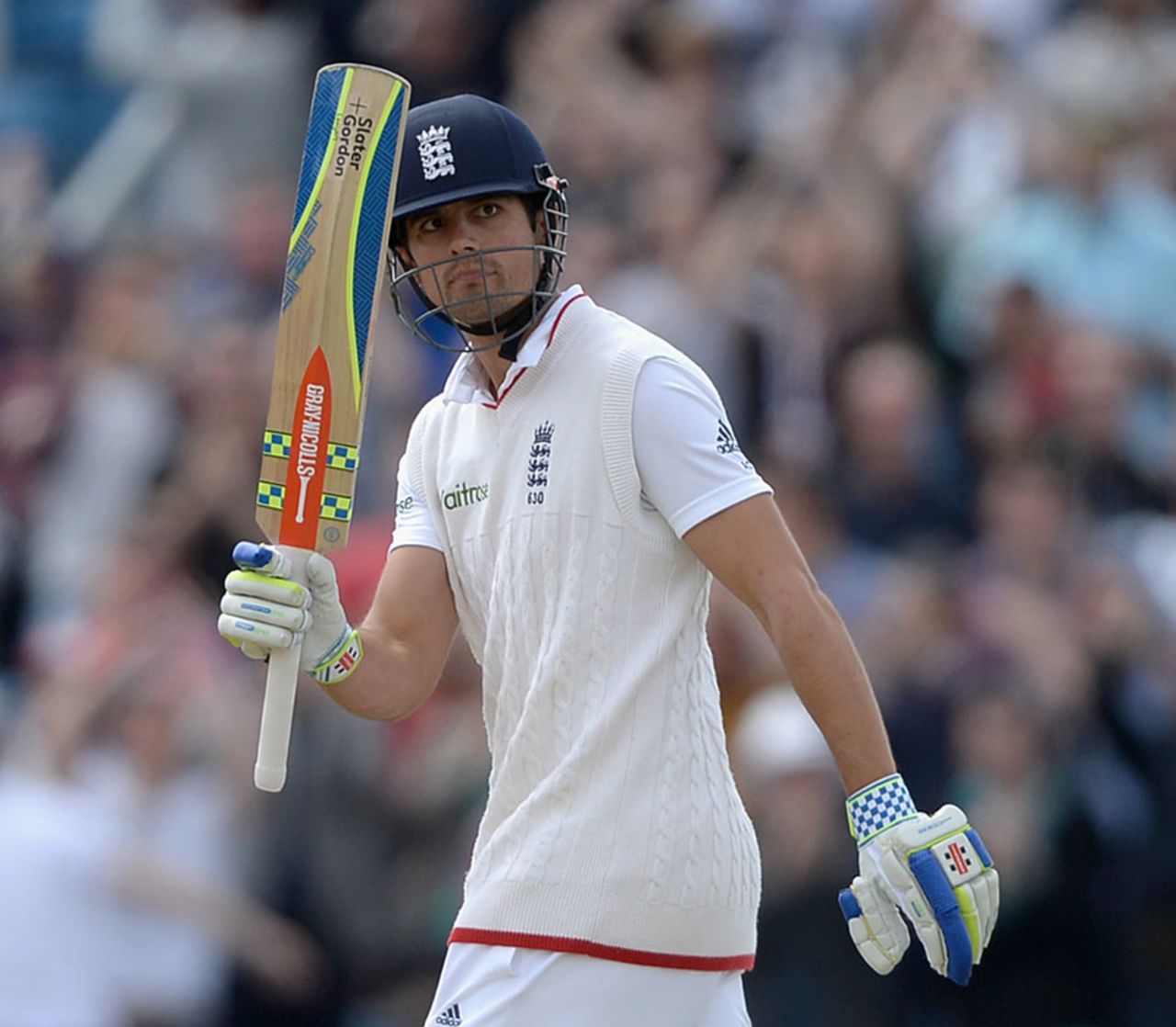Alastair Cook acknowledges the applause for his record, England v New Zealand, 2nd Investec Test, Headingley, 2nd day, May 30, 2015