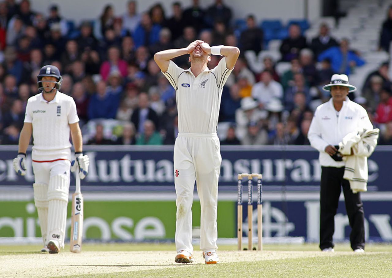 It was a tough afternoon for the New Zealand bowlers, England v New Zealand, 2nd Investec Test, Headingley, 2nd day, May 30, 2015