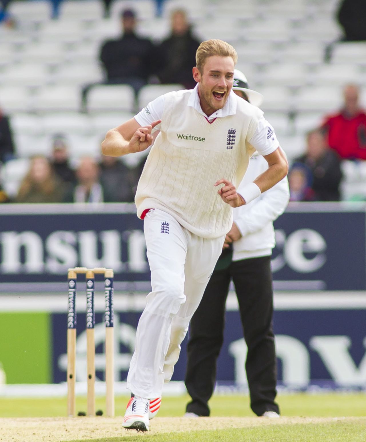 Stuart Broad followed up his batting with early wickets, England v New Zealand, 2nd Investec Test, Headingley, 3rd day, May 31, 2015