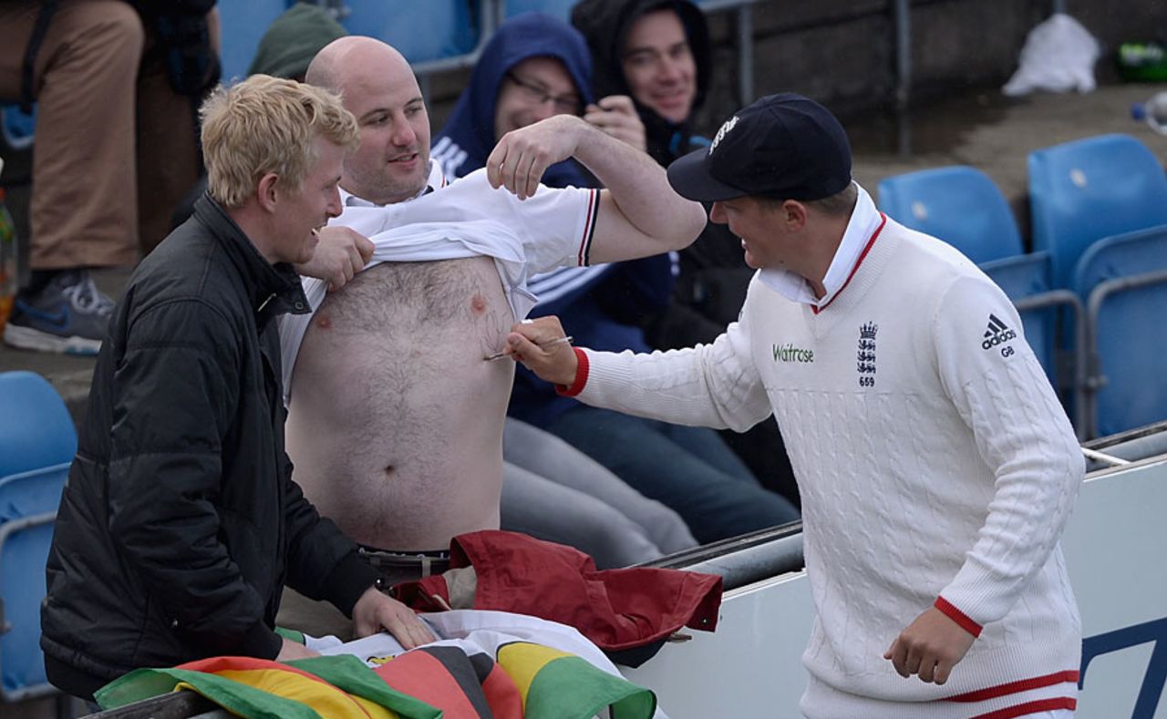 Gary Ballance provides a fan with an autograph, England v New Zealand, 2nd Investec Test, Headingley, 3rd day, May 31, 2015