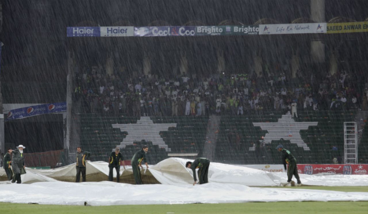 Rain had the last say as the match had to be called off, Pakistan v Zimbabwe, 3rd ODI, Lahore, May 31, 2015