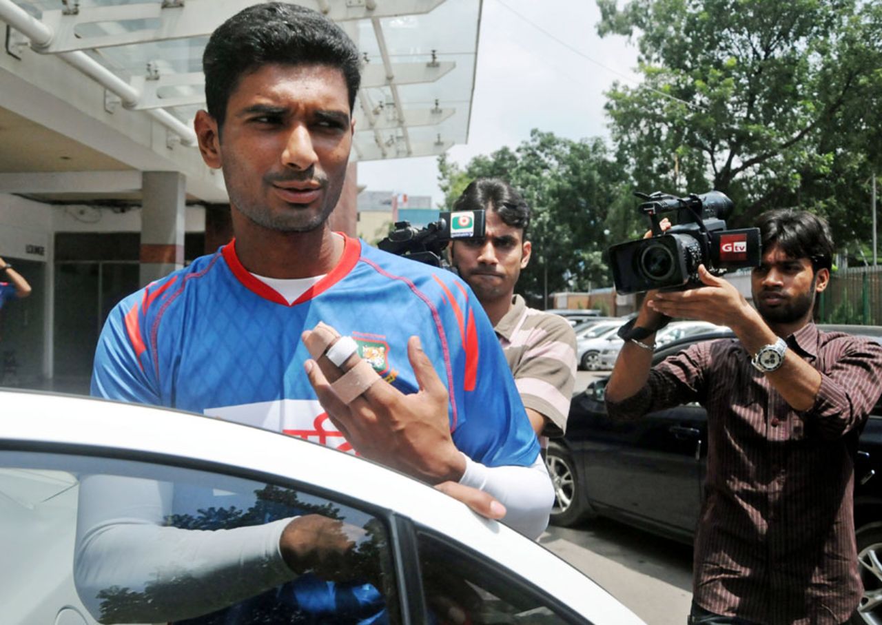 Mahmudullah fractured his left index finger during a training session, Mirpur, June 4, 2015