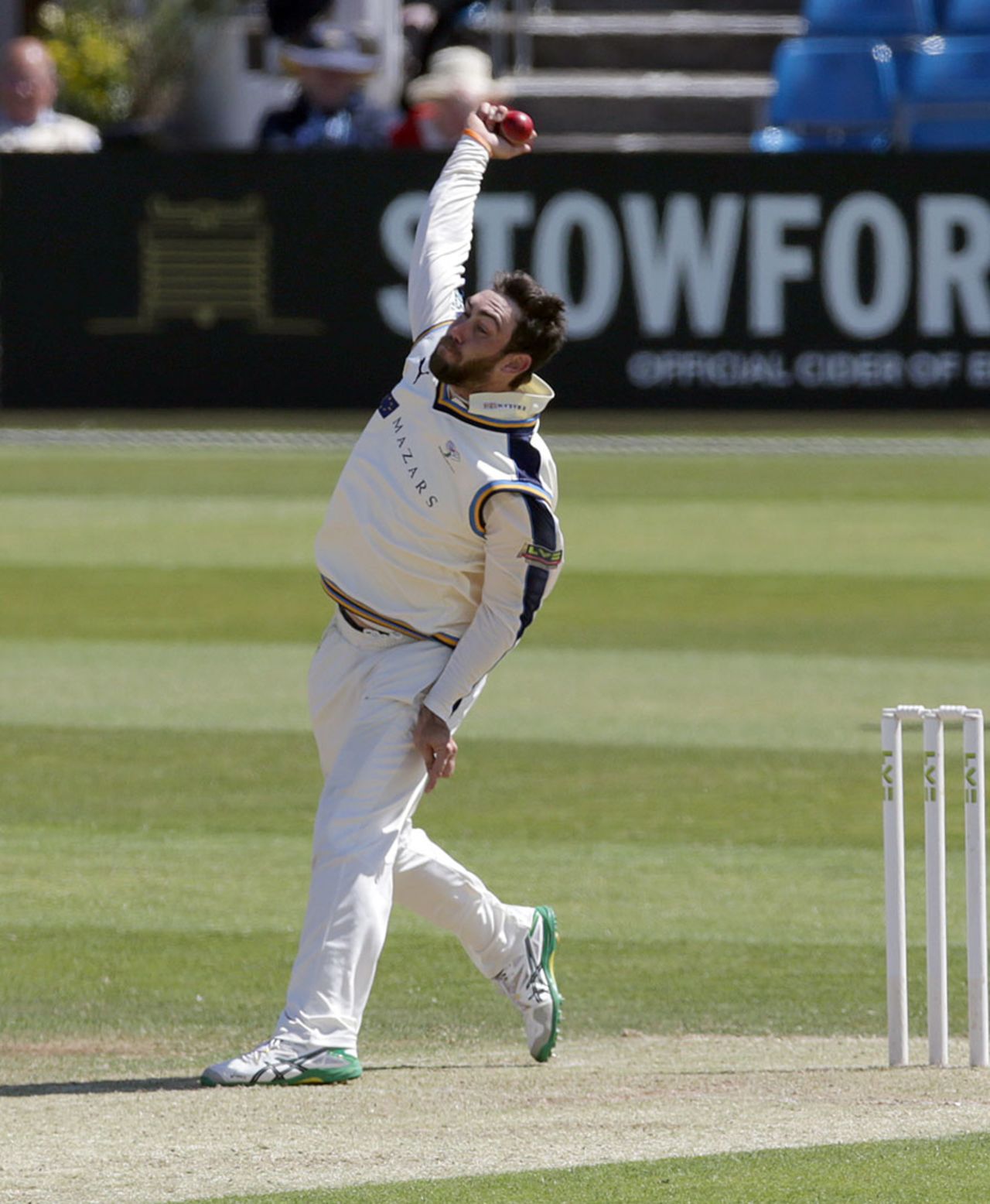 Glenn Maxwell chipped in with three wickets, Yorkshire v Middlesex, County Championship, Division One, Headingley, 1st day, June 7, 2015