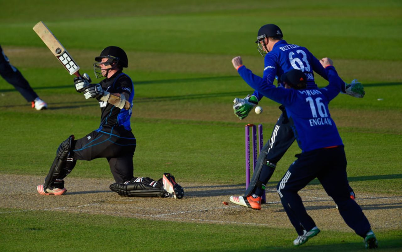 Luke Ronchi was bowled first ball, England v New Zealand, 1st ODI, Edgbaston, June 9, 2015