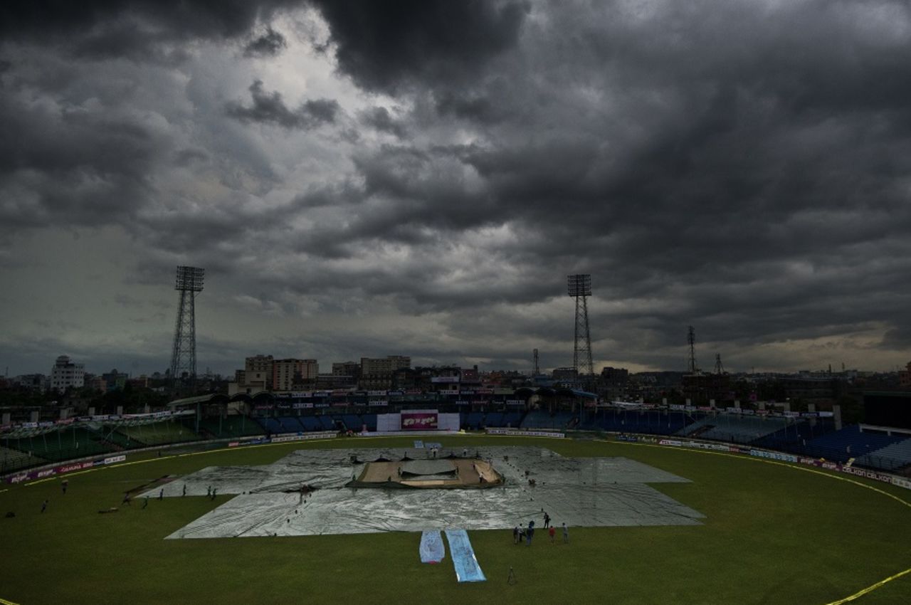 Dark clouds loom over the Khan Shaheb Osman Ali Stadium, Bangladesh v India, only Test, 2nd day, Fatullah, June 10, 2015