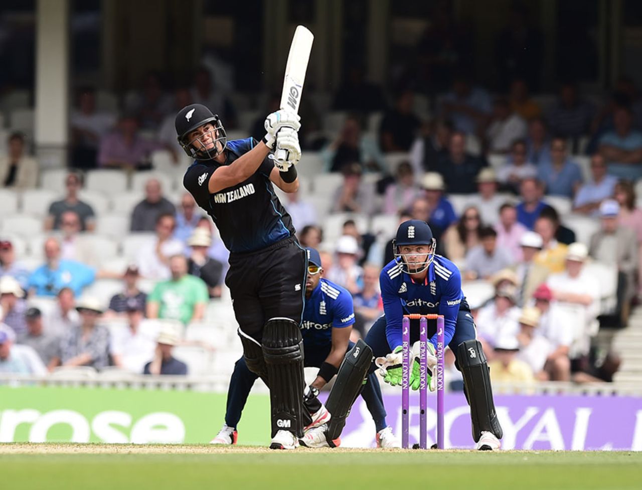 Ross Taylor swings over the leg side, England v New Zealand, 2nd ODI, Kia Oval, June 12, 2015