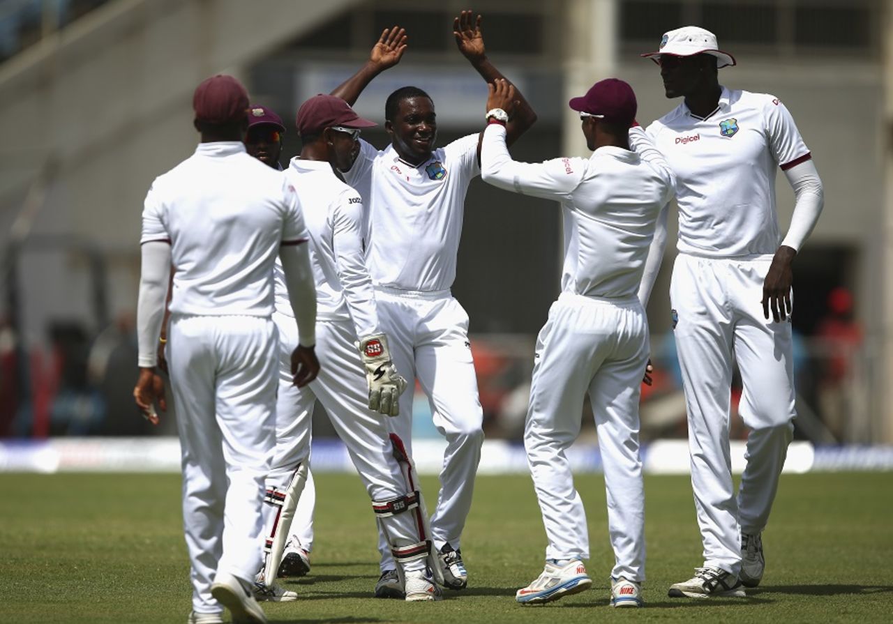 Jerome Taylor celebrates with his team-mates after dismissing Shane Watson, West Indies v Australia, 2nd Test, 2nd day, Kingston, June 12, 2015