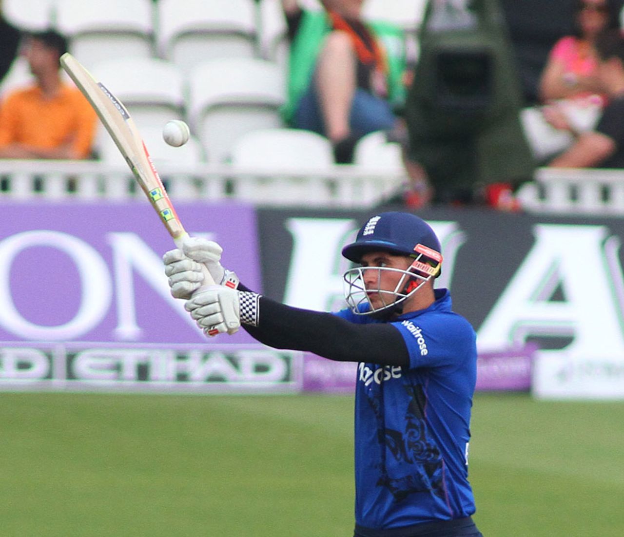 One of Alex Hales' six fours came off the back of his bat, England v New Zealand, 2nd ODI, Kia Oval, June 12, 2015