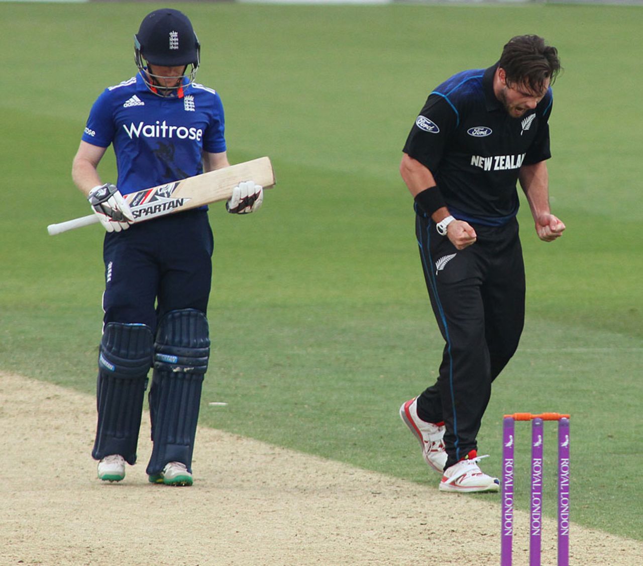 Mitchell McClenaghan ended Eoin Morgan's dashing innings, England v New Zealand, 2nd ODI, Kia Oval, June 12, 2015