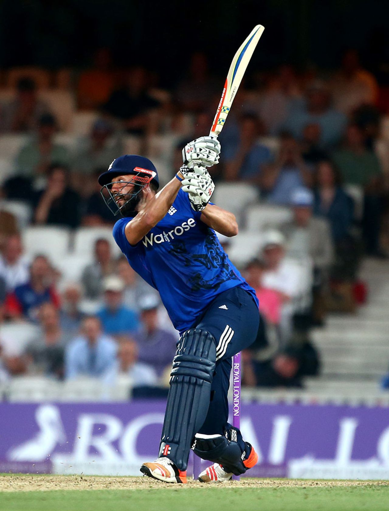 Liam Plunkett kept England's chase going, England v New Zealand, 2nd ODI, Kia Oval, June 12, 2015