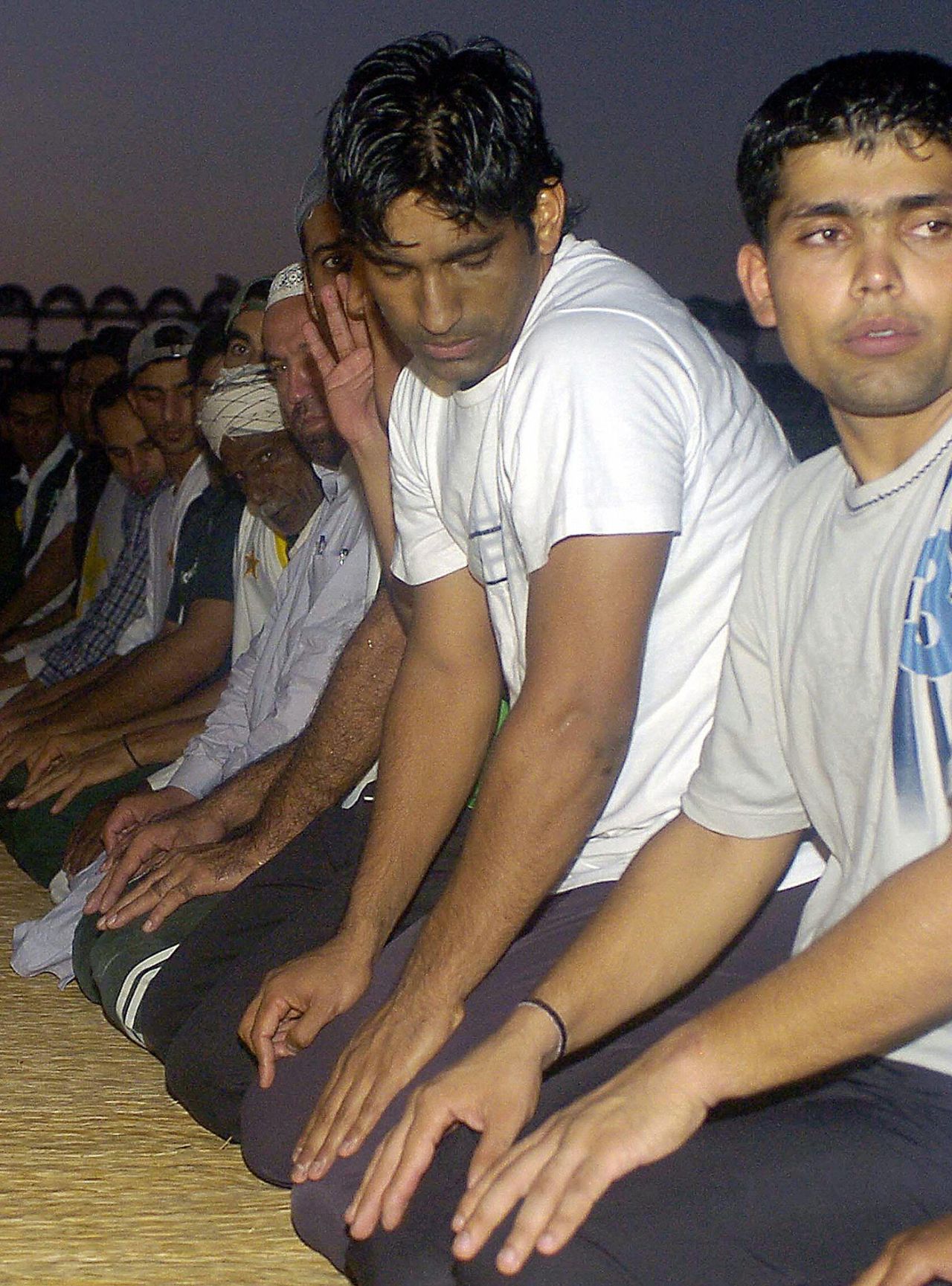 Yousuf Youhana, now Mohammad Yousuf, in prayer, Lahore, September 19, 2005