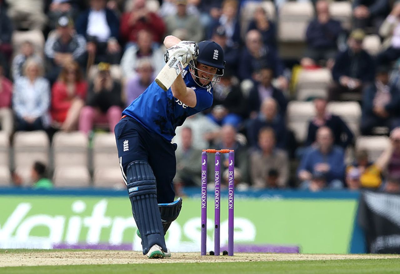Eoin Morgan helped steady England after early wickets fell, England v New Zealand, 3rd ODI, Ageas Bowl, June 14, 2015