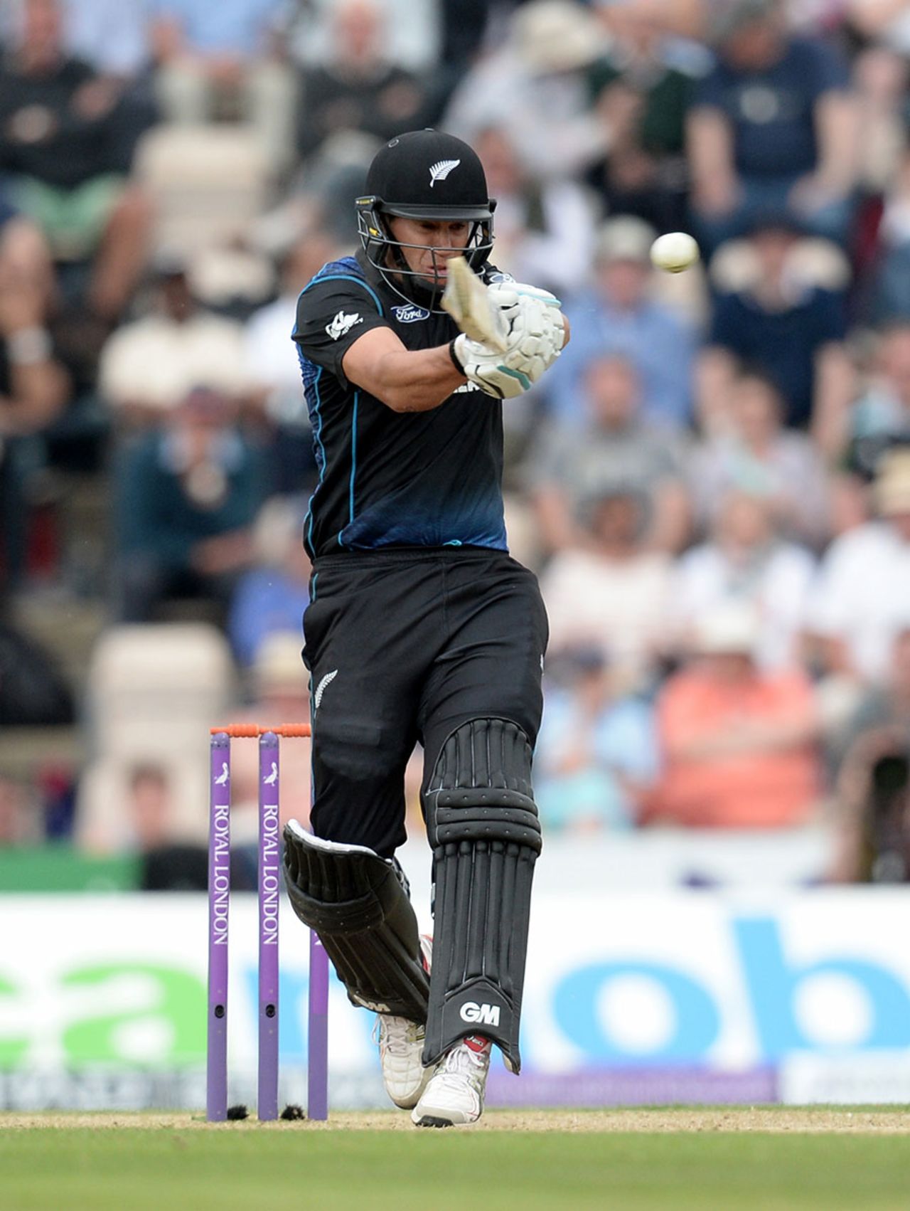 Ross Taylor was in the runs again, England v New Zealand, 3rd ODI, Ageas Bowl, June 14, 2015
