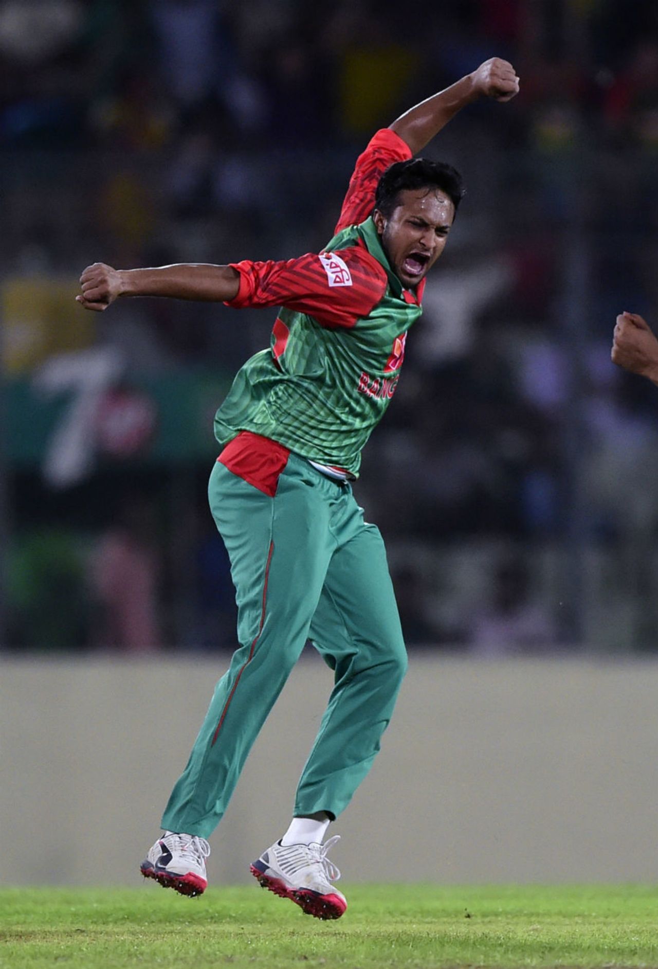 Shakib Al Hasan is ecstatic after dismissing MS Dhoni, Bangladesh v India, 1st ODI, Mirpur, June 18, 2015