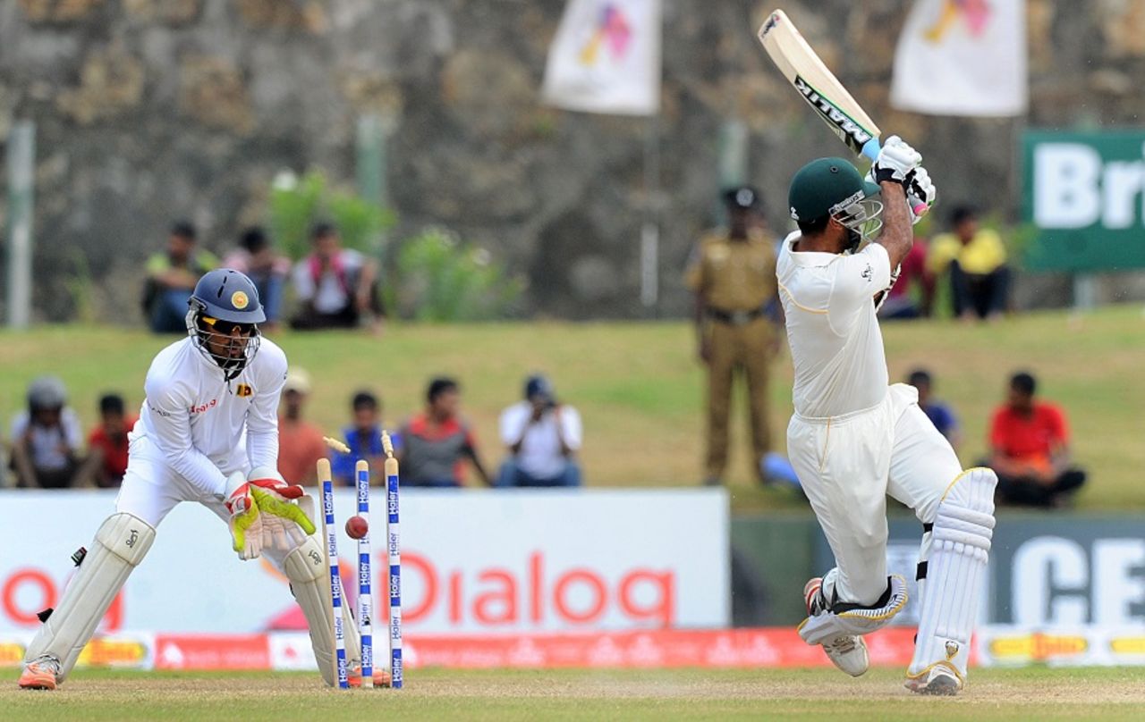 Wahab Riaz gives the charge to Dilruwan Perera and misses the ball, Sri Lanka v Pakistan, 1st Test, Galle, 4th day, June 20, 2015