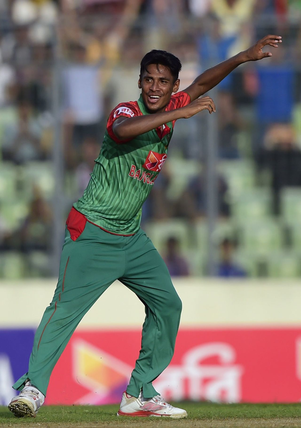 Mustafizur Rahman took two wickets in the 40th over, Bangladesh v India, 2nd ODI, Mirpur, June 21, 2015