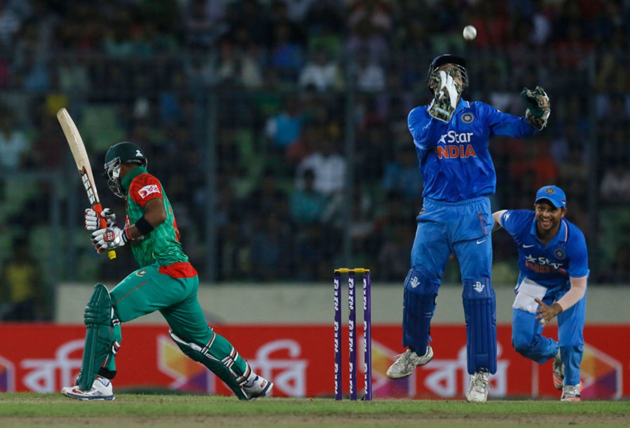 MS Dhoni takes the catch to remove Litton Das, Bangladesh v India, 2nd ODI, Mirpur, June 21, 2015