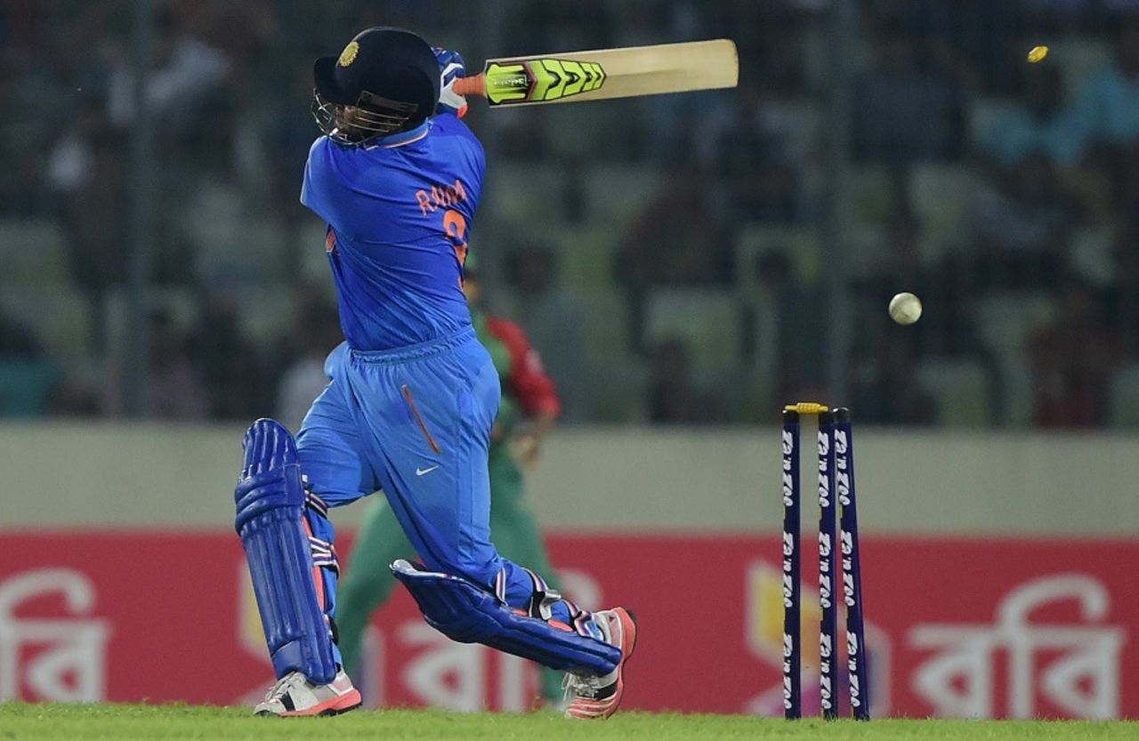 Suresh Raina was bowled by Mustafizur Rahman, Bangladesh v India, 3rd ODI, Mirpur, June 24, 2015