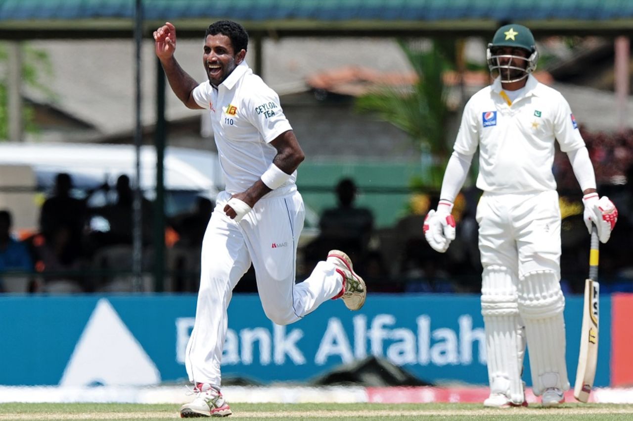 Dhammika Prasad is elated after drawing a mistake from Younis Khan, Sri Lanka v Pakistan, 2nd Test, Colombo, June 25, 2015