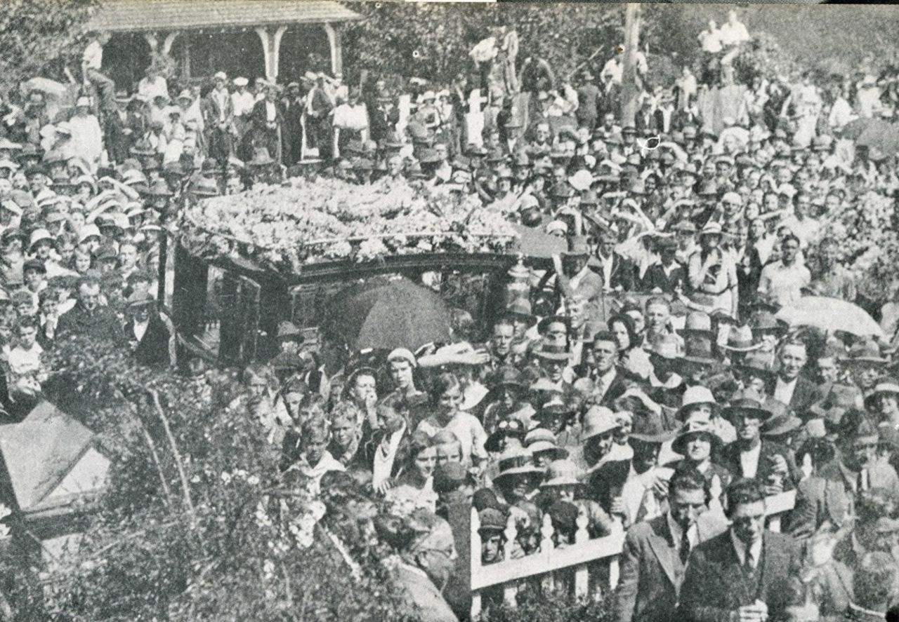 A large crowd at Archie Jackson's funeral in Sydney, February 21, 1933
