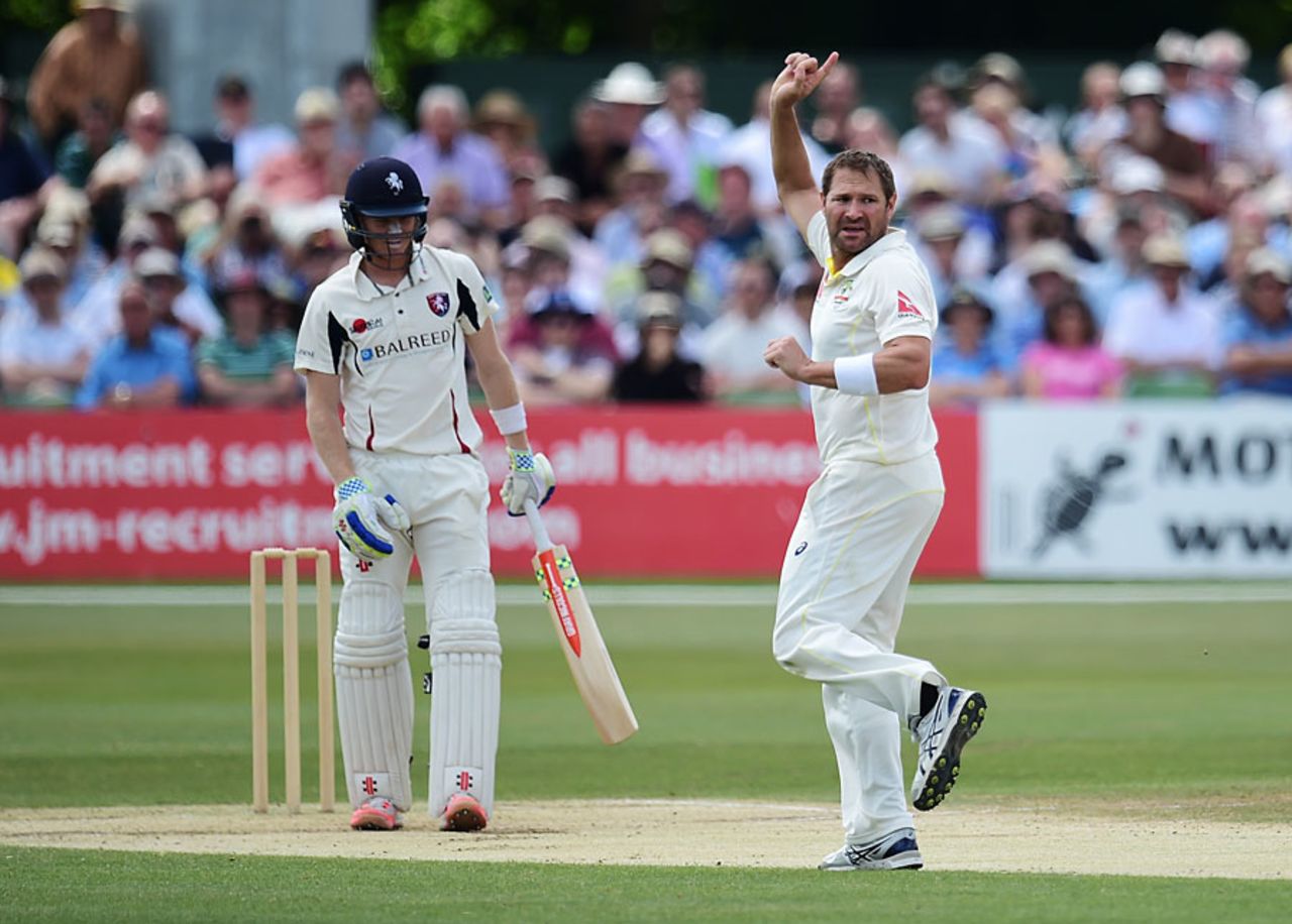 Ryan Harris opened his wicket tally for the Ashes tour, Kent v Australians, Tour Match, Canterbury, 3rd day, June 27, 2015