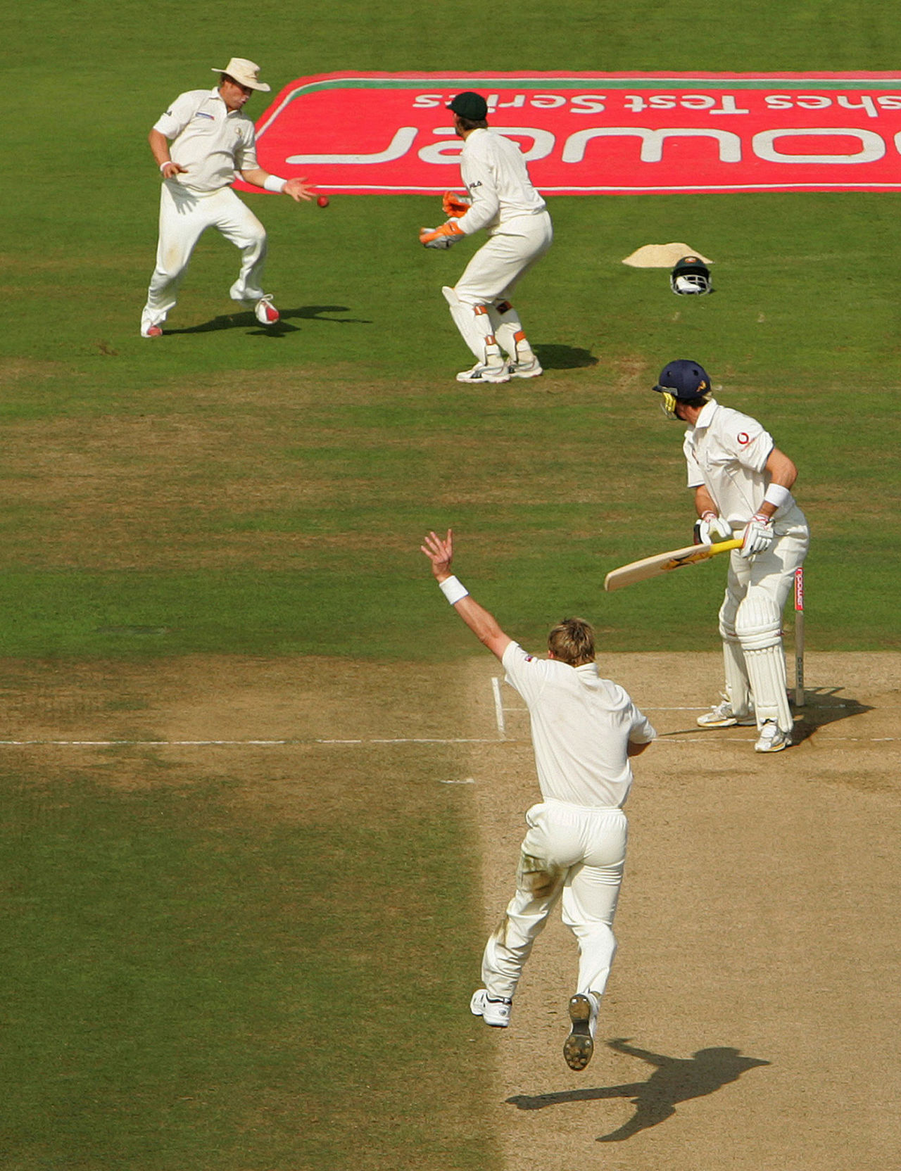 Shane Warne drops Kevin Pietersen at first slip, England v Australia, 5th Test, The Oval, 5th day, September 12, 2005