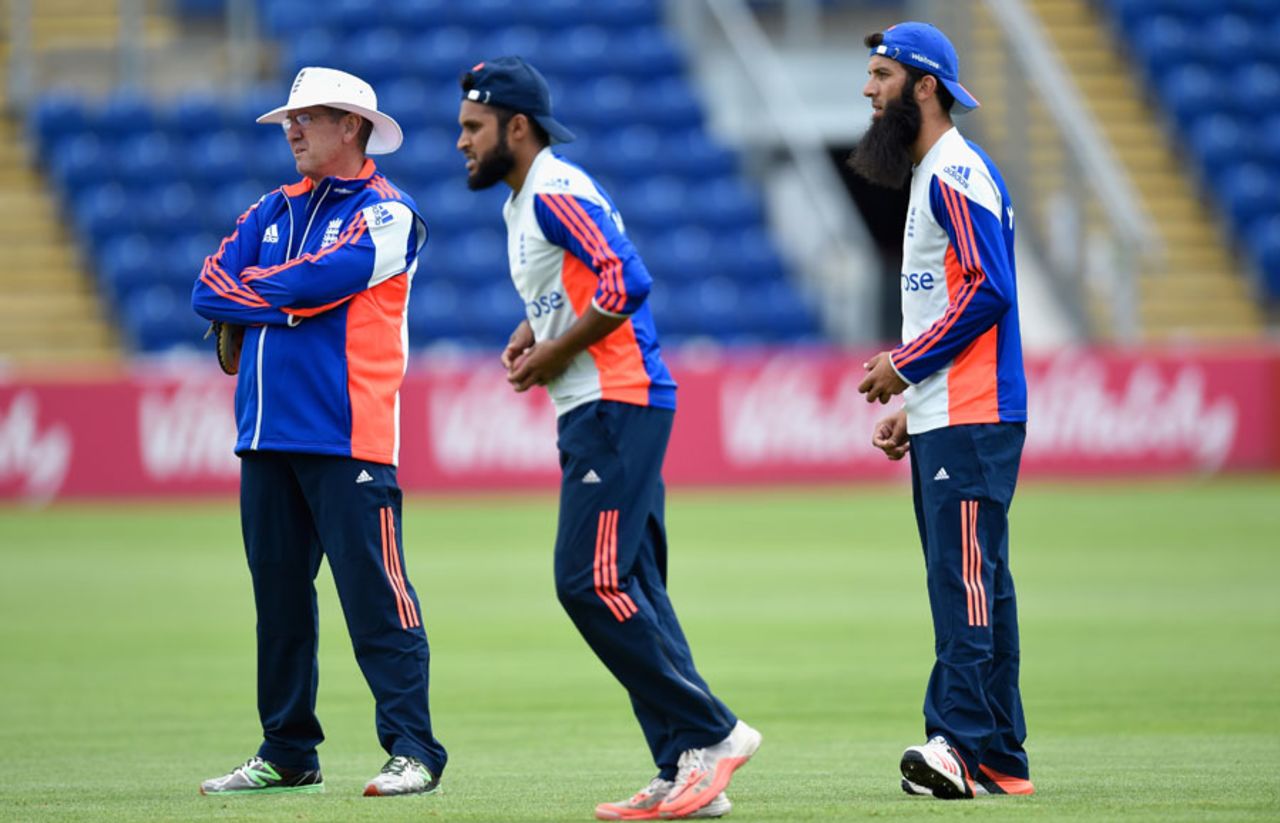 Adil Rashid and Moeen Ali bowl as Trevor Bayliss looks on, Cardiff, July 5, 2015
