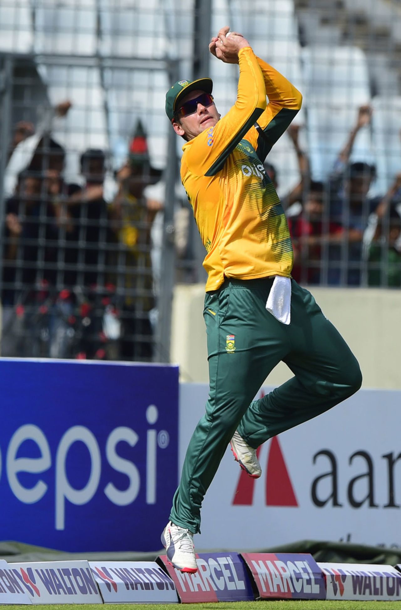 Rilee Rossouw took the catch to dismiss Shakib al Hasan, Bangladesh v South Africa, 2nd T20I, Mirpur, July 7, 2015