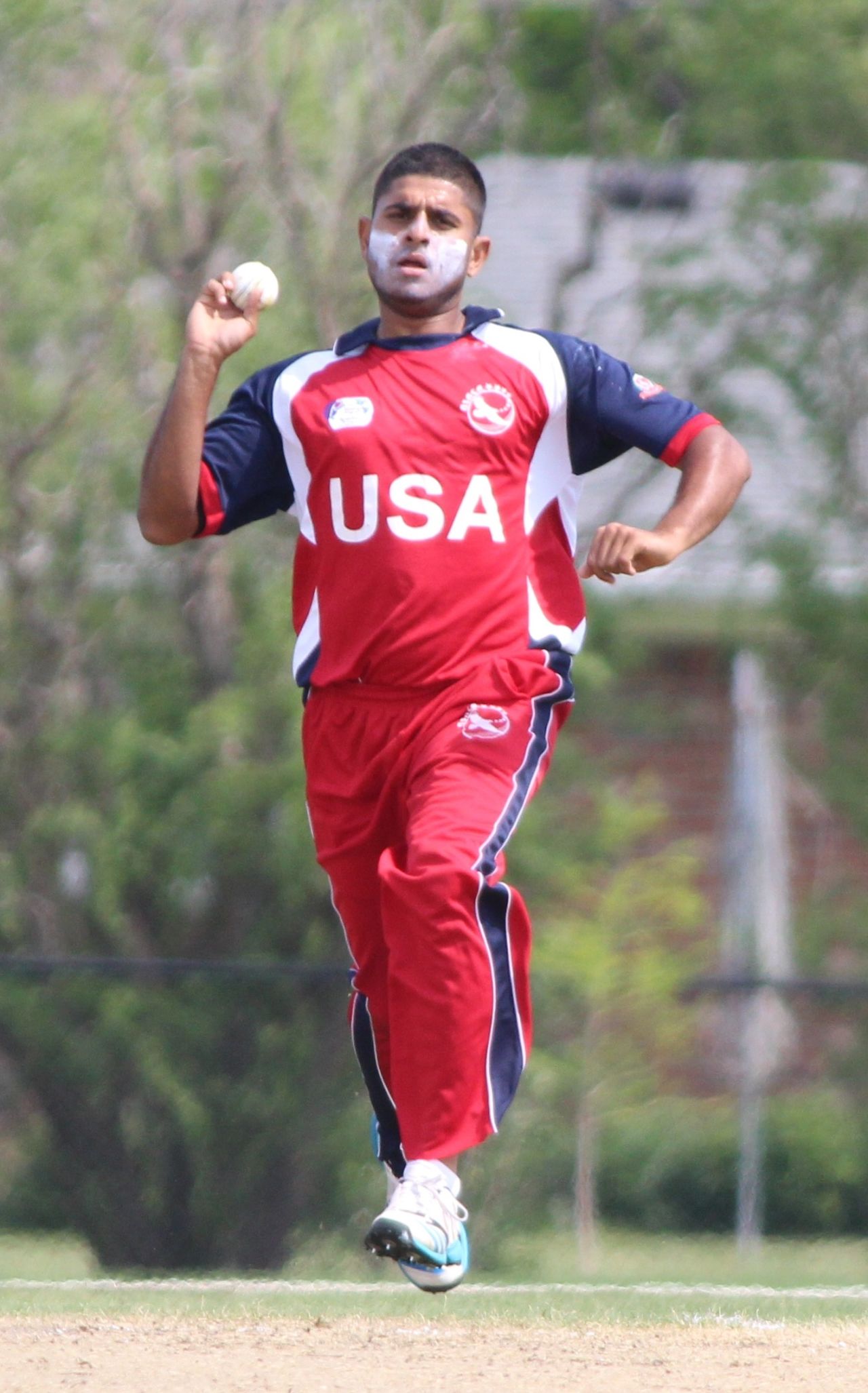 Adil Bhatti runs in to bowl at the death, United States of America v Suriname, ICC Americas Region Division One Twenty20, Indianapolis, May 8, 2015