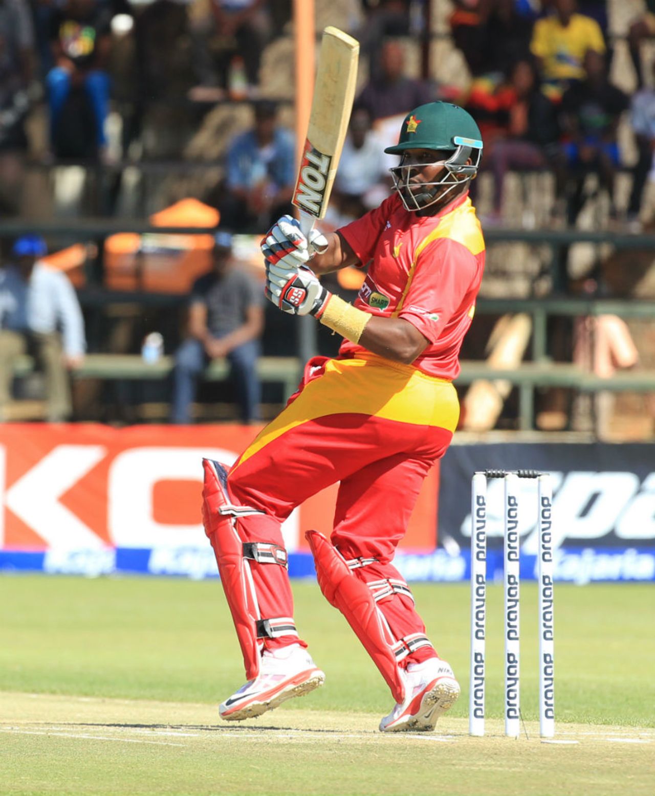 Hamilton Masakadza pulls away, Zimbabwe v India, 3rd ODI, Harare, July 14, 2015