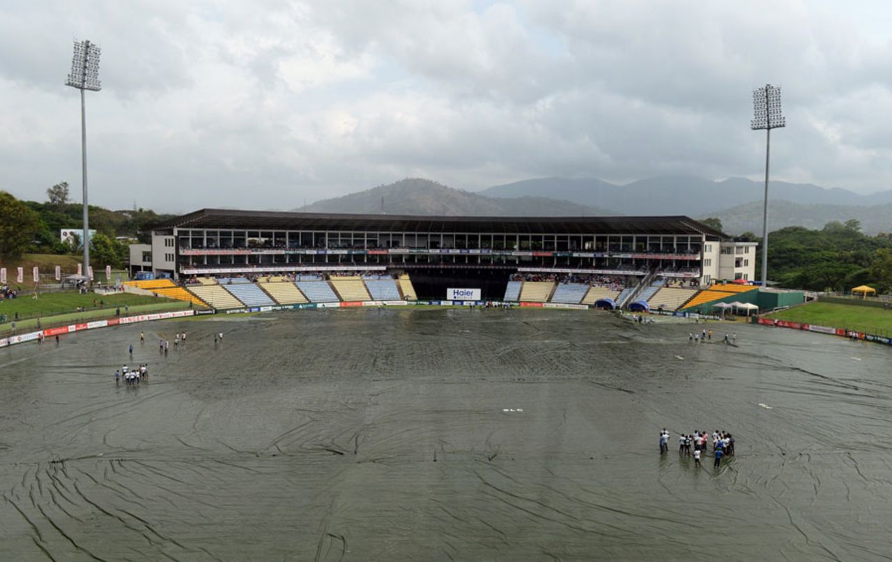 Rain delayed the start of play, Sri Lanka v Pakistan, 2nd ODI, Pallekele, July 15, 2015