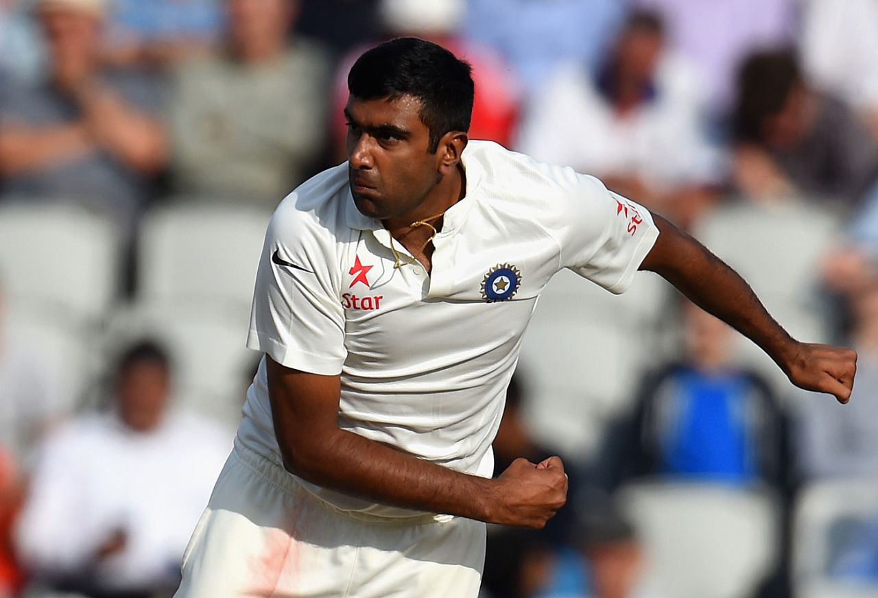 R Ashwin bowls, England v India, 4th Test, Old Trafford, 1st day, August 7, 2014