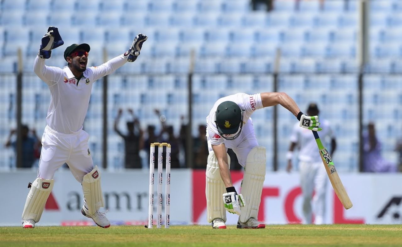 Shakib Al Hasan traps Faf du Plessis lbw, Bangladesh v South Africa, 1st Test, Chittagong, 1st day, July 21, 2015 