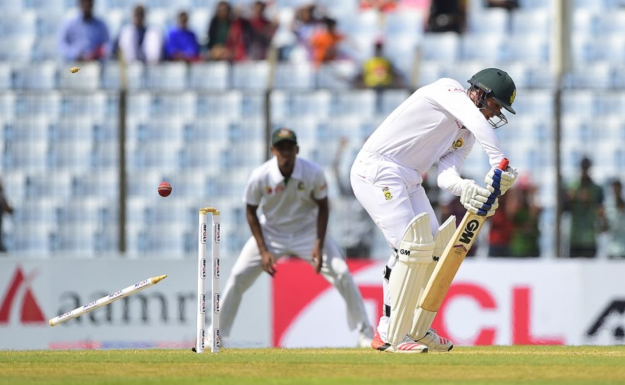 Quinton de Kock is cleaned up by Mustafizur Rahman, Bangladesh v South Africa, 1st Test, Chittagong, 1st day, July 21, 2015