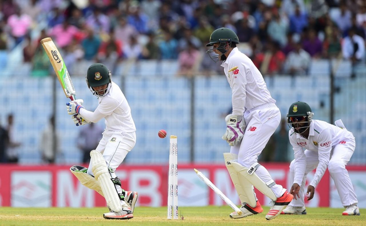 Mominul Haque is bowled by Simon Harmer, Bangladesh v South Africa, 1st Test, Chittagong, 2nd day, July 22, 2015