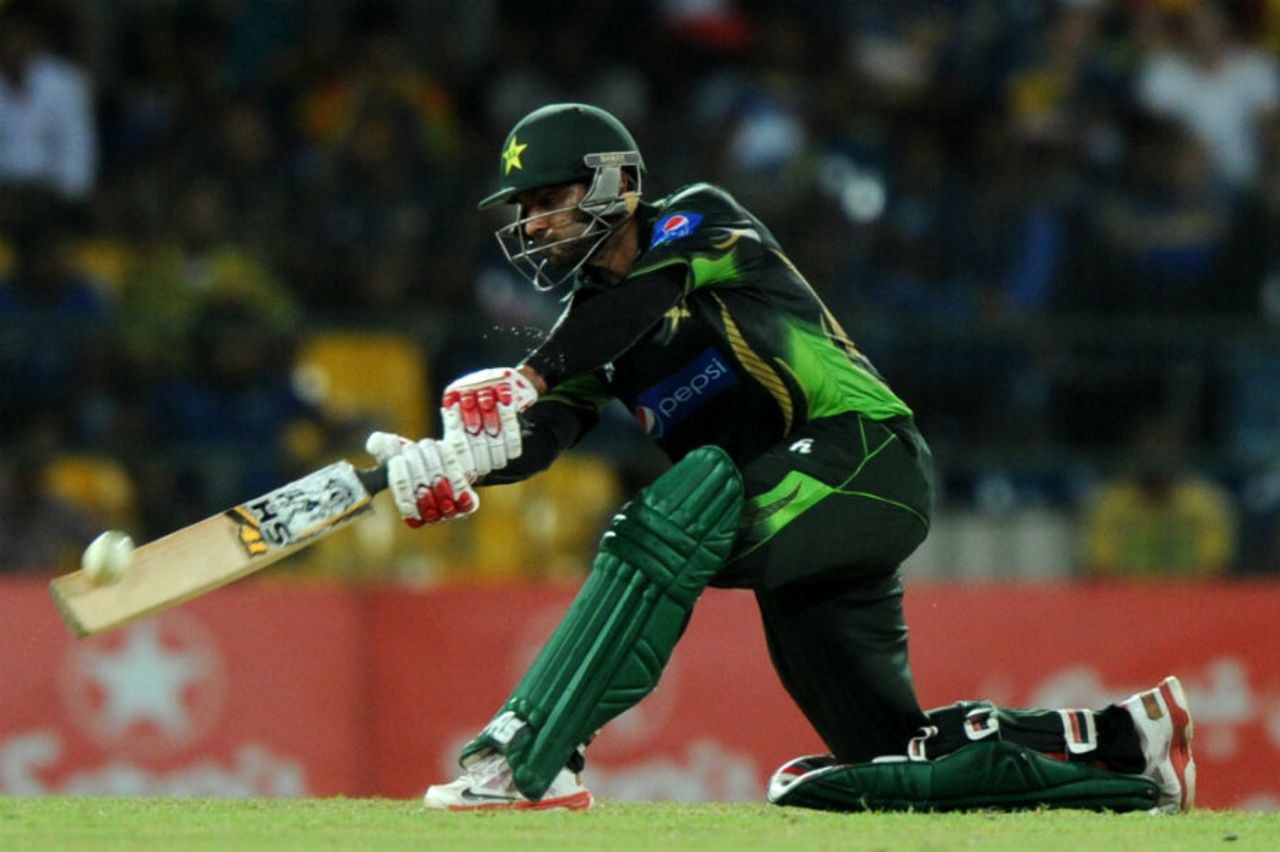 Mohammad Hafeez sweeps during his innings of 70, Sri Lanka v Pakistan, 4th ODI, Colombo