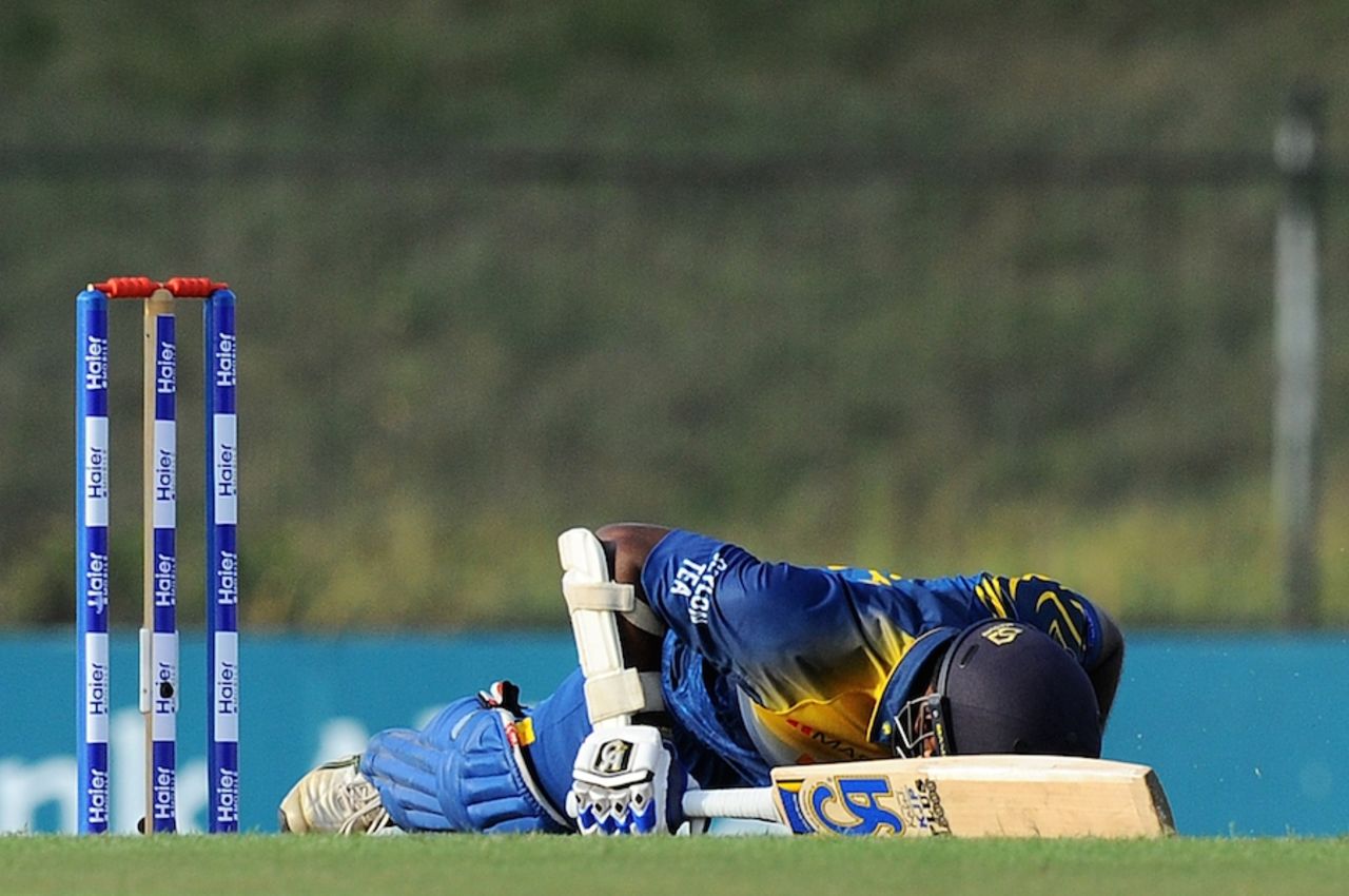 Kusal Perera lost his balance while trying to block a yorker, Sri Lanka v Pakistan, 5th ODI, Hambantota, July 26, 2015