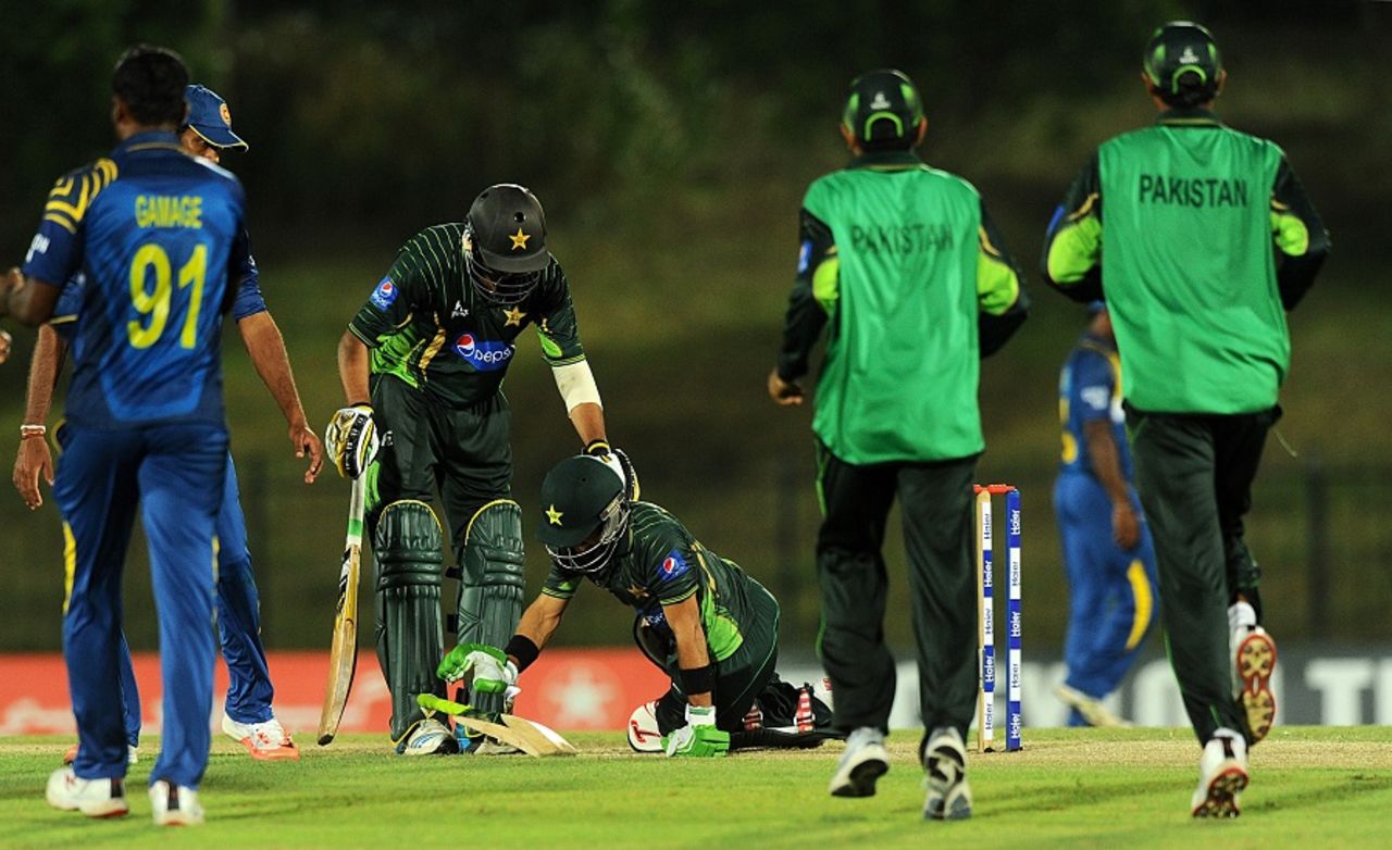 Mohammad Rizwan took a blow to the box, Sri Lanka v Pakistan, 5th ODI, Hambantota, July 26, 2015