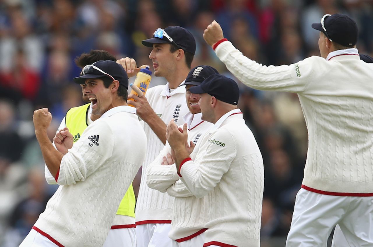 The England team exults after David Warner's unsuccessful review, England v Australia, 3rd Test, Edgbaston, 1st day, July 29, 2015