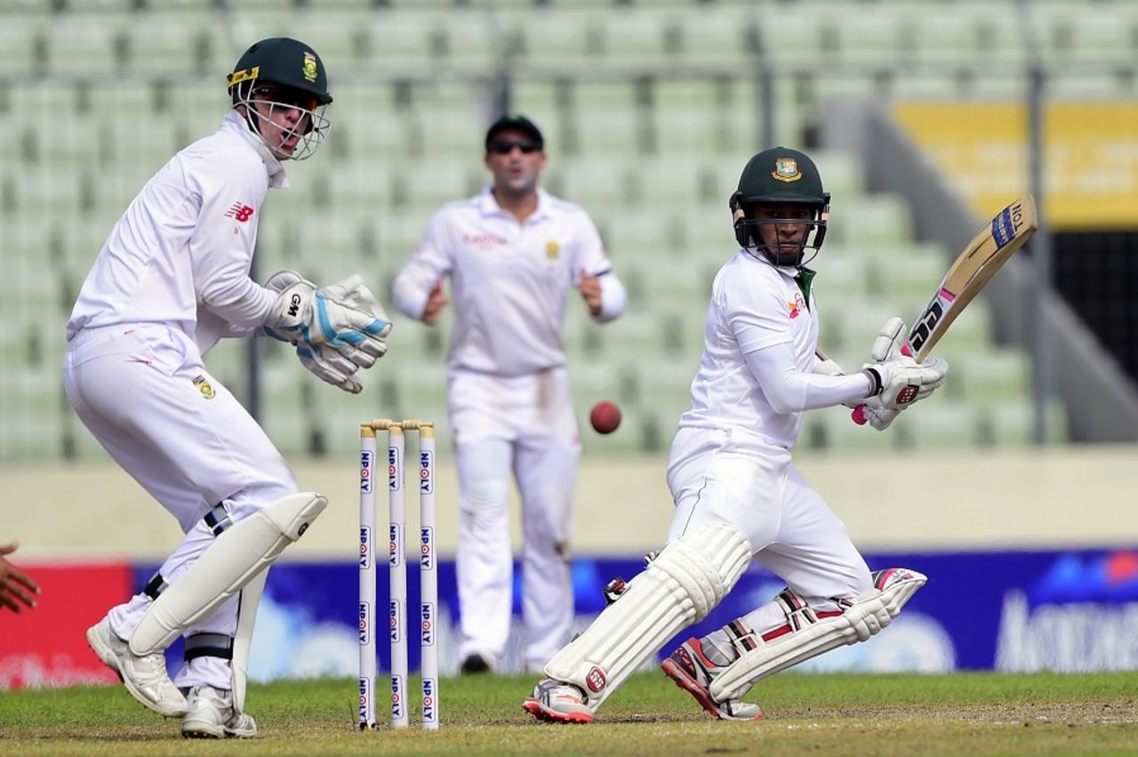 Mushfiqur Rahim cuts the ball, Bangladesh v South Africa, 2nd Test, Mirpur, 1st day, July 30, 2015