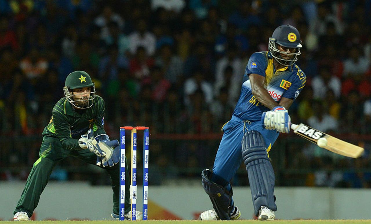 Angelo Mathews brings out the reverse sweep, Sri Lanka v Pakistan, 1st T20I, Colombo, July 30, 2015