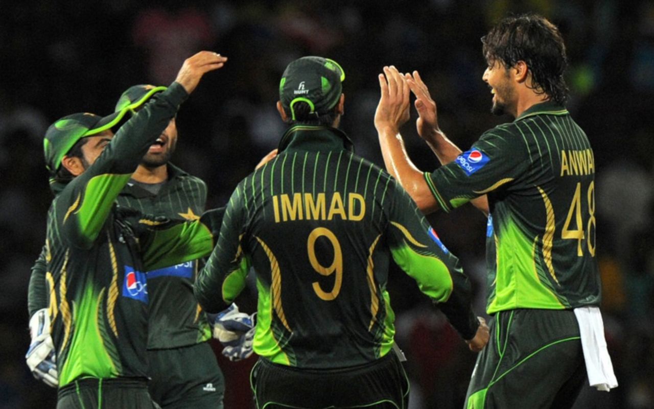 Anwar Ali is greeted by his team-mates after he dismissed Tillakaratne Dilshan, Sri Lanka v Pakistan, 2nd T20, Colombo, August 1, 2015